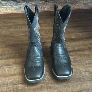 Newer Ariat Black Cowboy Boots